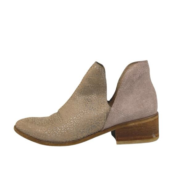 Kaanas Tijuana Gold Taupe Cutout Snake Print Leather Slip On Ankle Boots US 7.5 - Picture 1 of 7